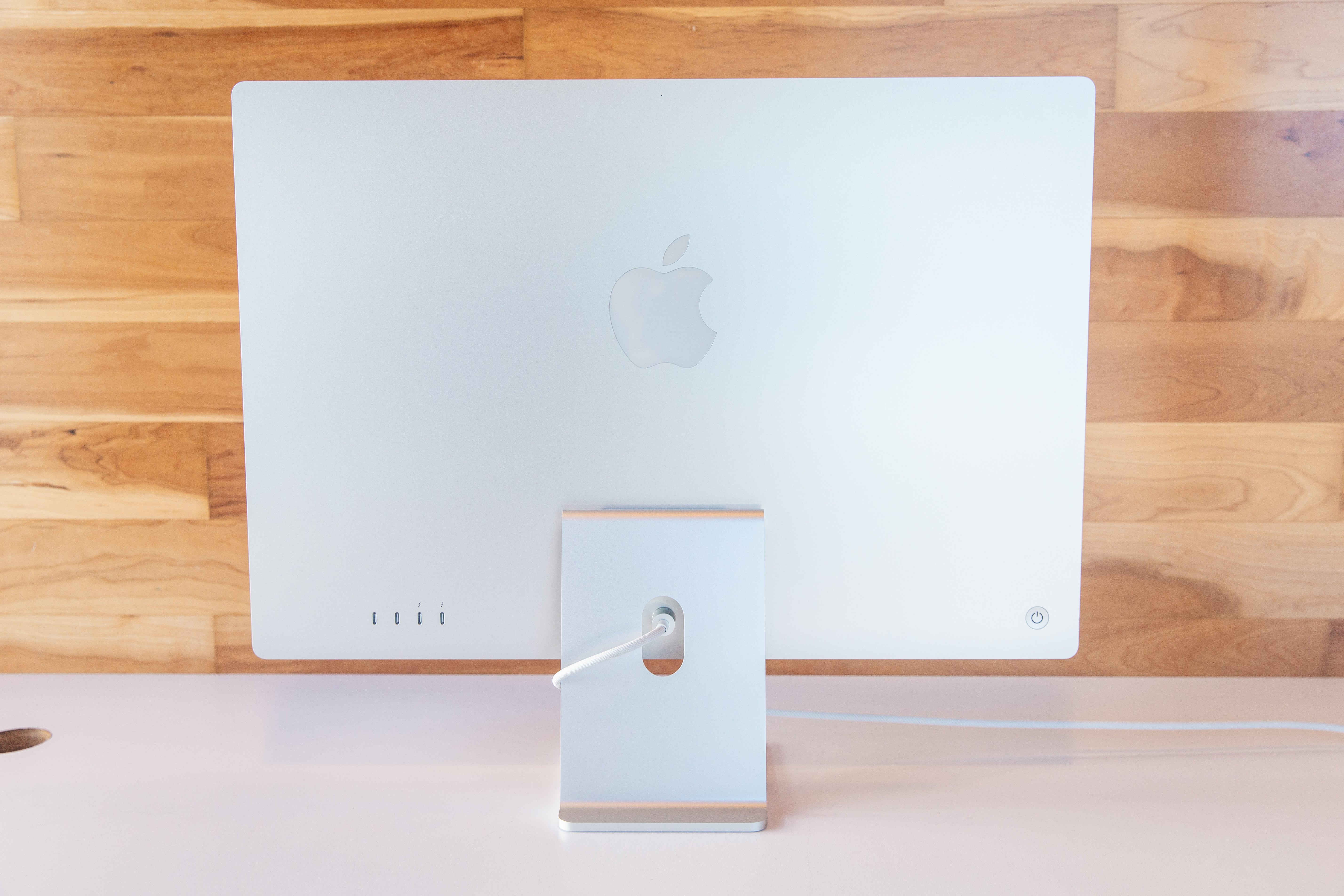 Apple 24