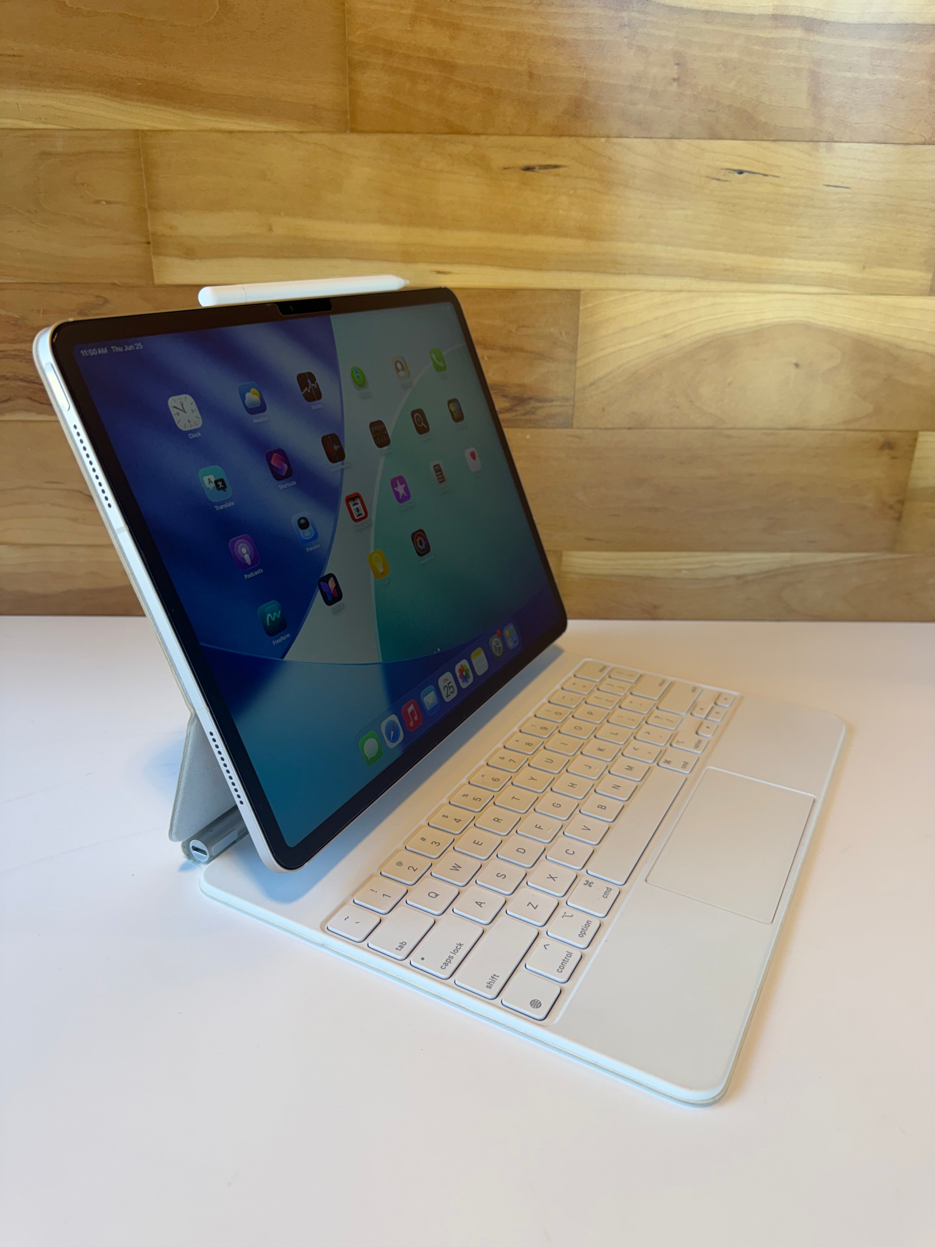Apple 13-inch iPad Air 128GB + Magic Keyboard | DC Computers