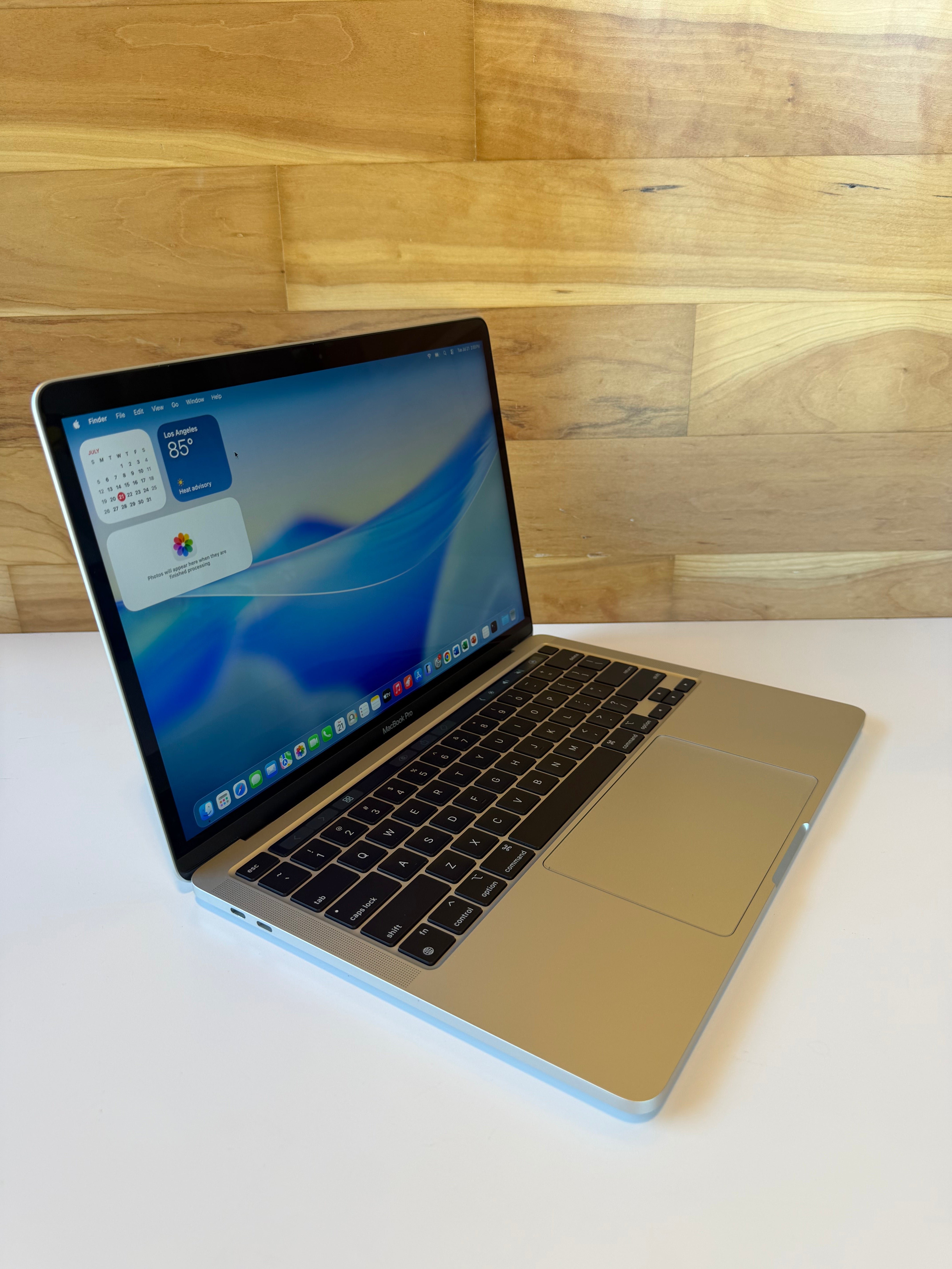 MacBook Pro 13インチ M1 16gb, SSD 2TB 美品。 13