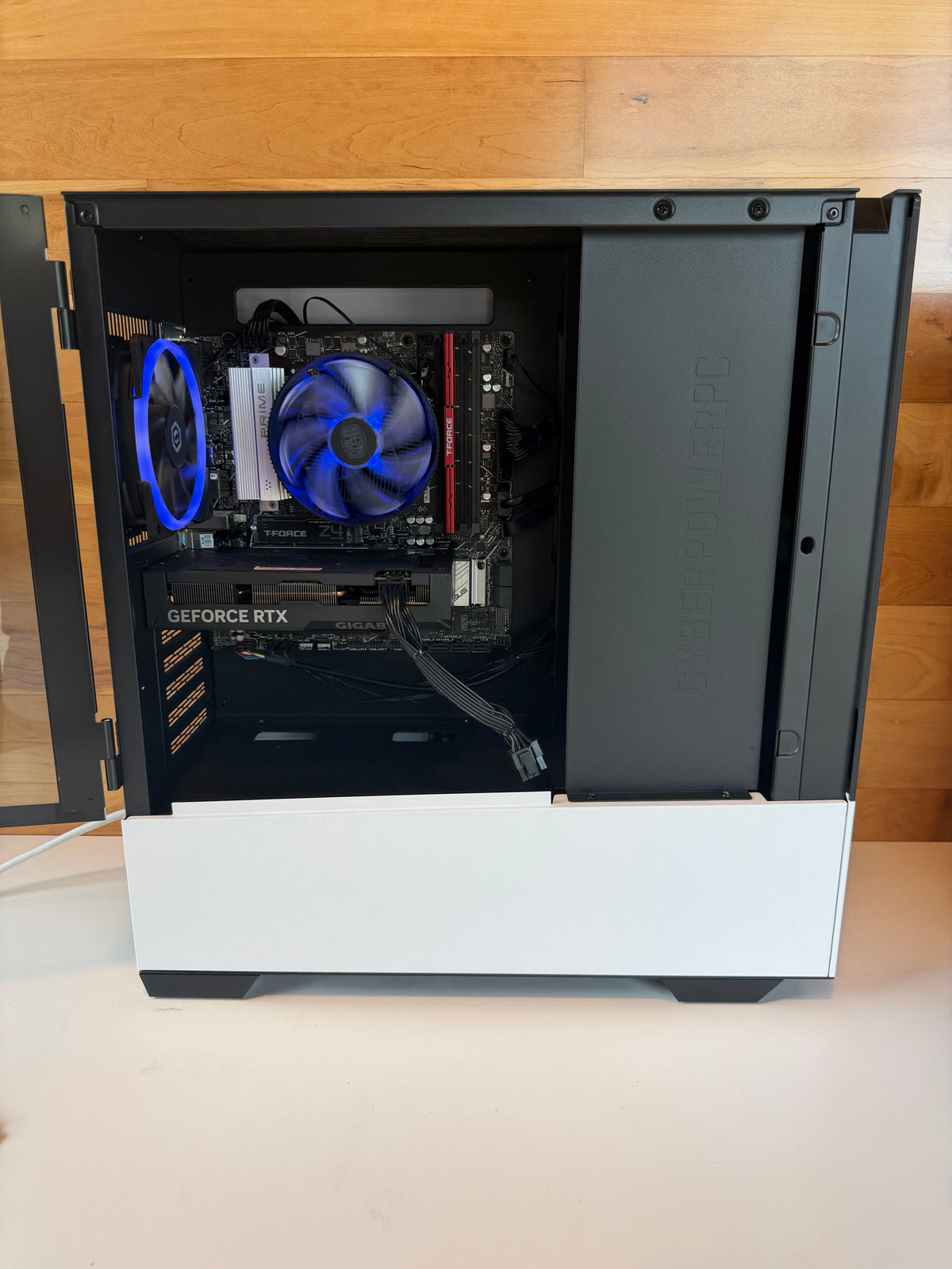CyberPowerPC Gaming PC | AMD Ryzen 7 7700 | 32GB DDR5 RAM | 2TB NVMe SSD + 1TB Data Drive | NVIDIA RTX 4060 Ti 8GB | Windows 11 Home